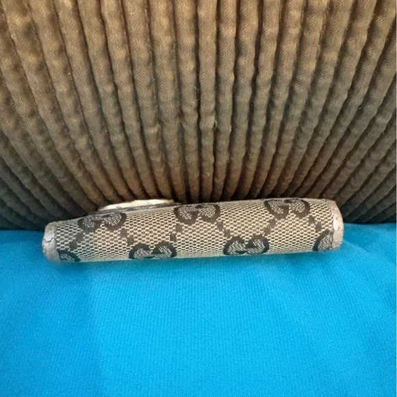 Gucci key holder / wallet. Excellent used condition. - Picture 11 of 12